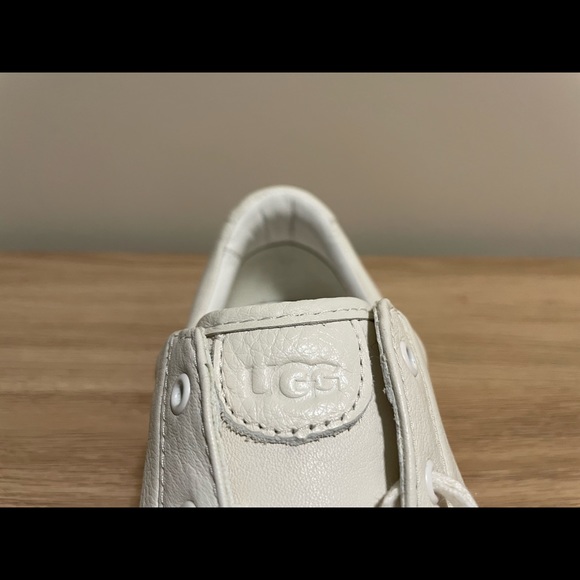 UGG Zilo Leather Lace Up Sneaker - Picture 8 of 9